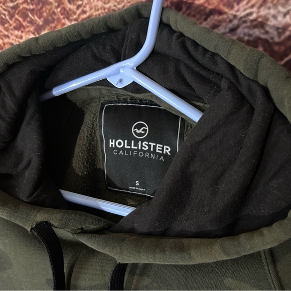 Hollister Print Logo Camo Hoodie Sweatshirt - Picture 2 of 14